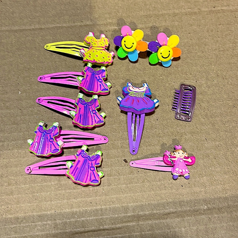 Children’s clothing barrettes/clips